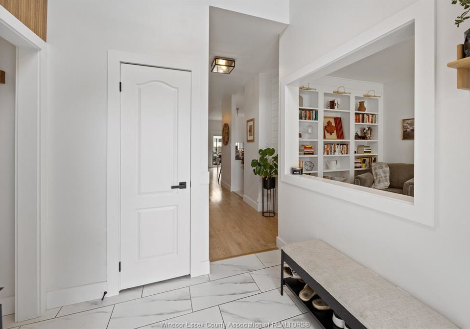 1084-cora-greenwood-drive-windsor-ontario-26020777
