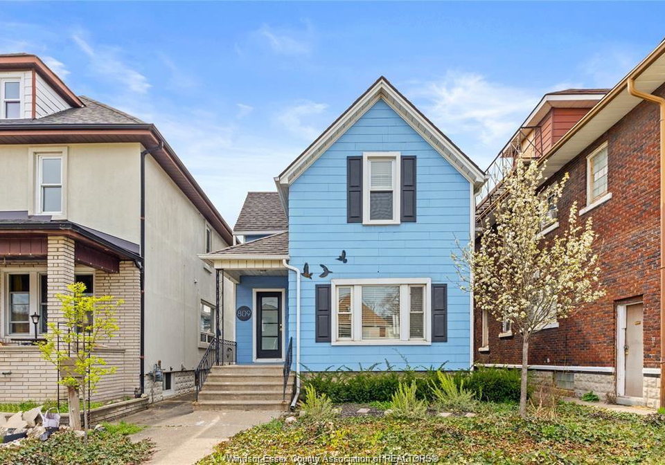 809-gladstone-windsor-ontario-26020787