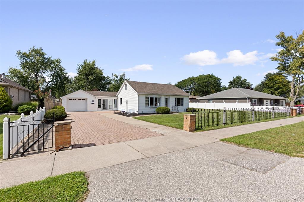 265-laird-avenue-essex-ontario-26020809