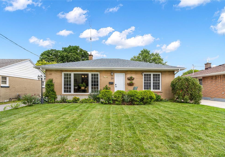 29-pavey-street-chatham-ontario-26020816