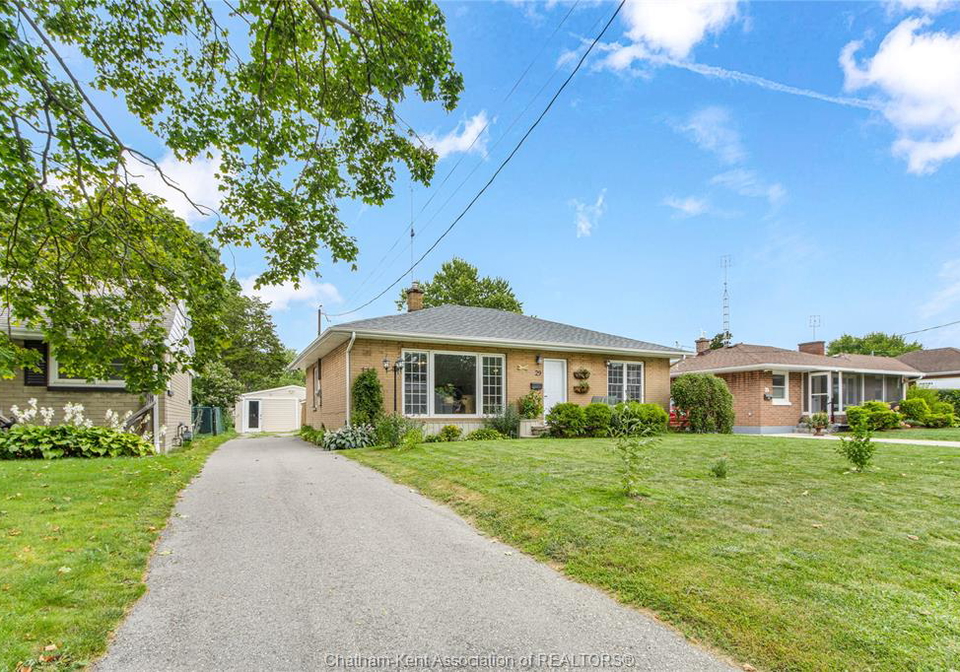 29-pavey-street-chatham-ontario-26020816