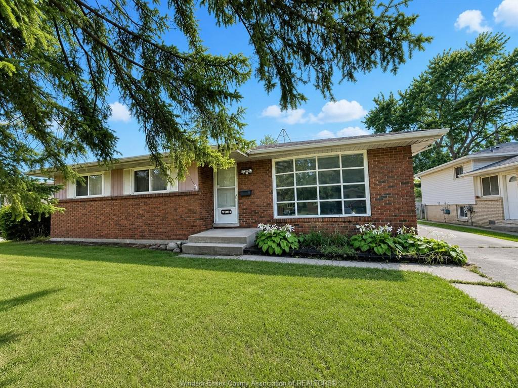 3961-lennon-court-windsor-ontario-26020821