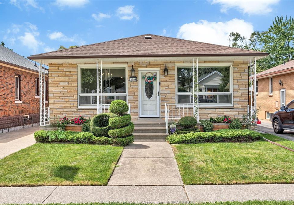 2391-meighen-road-windsor-ontario-26020831