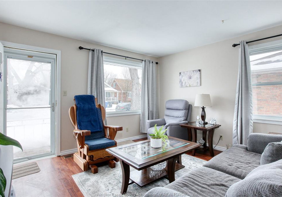 1067-st-louis-windsor-ontario-26020847