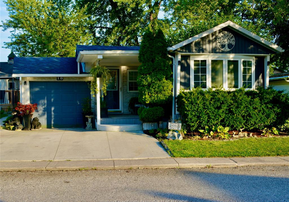 18-dana-essex-ontario-26020852
