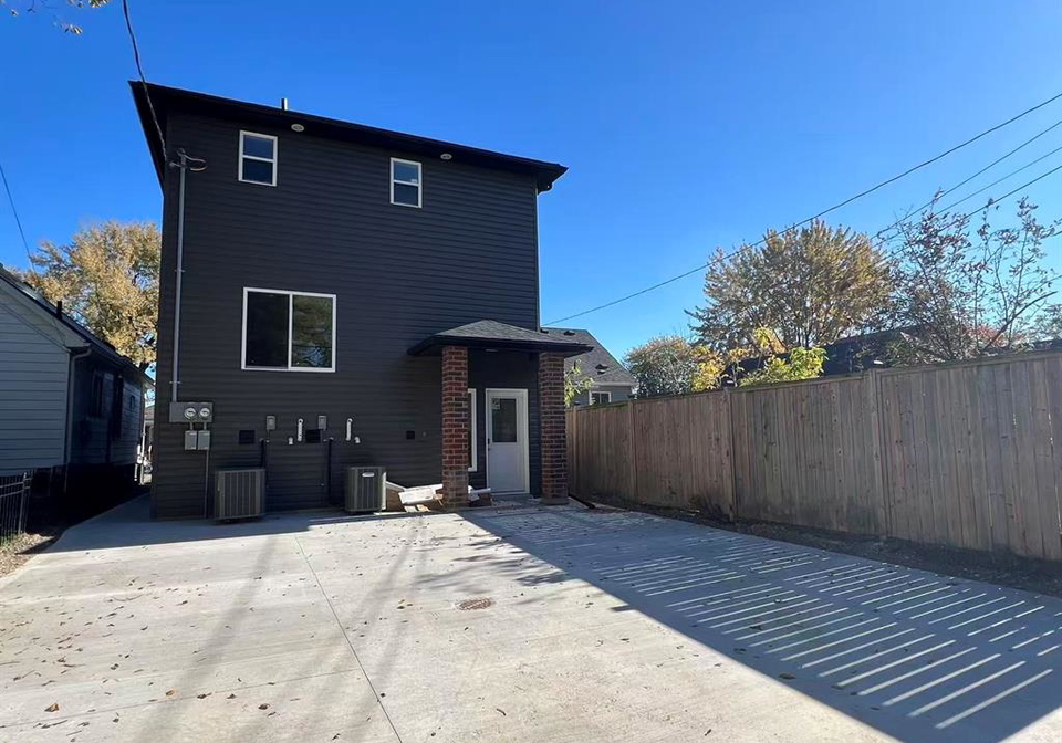 917-mckay-avenue-windsor-ontario-26020855