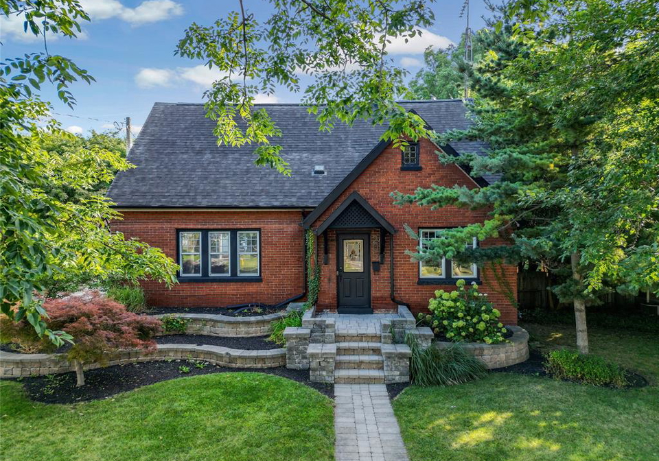 205-joseph-chatham-ontario-26020856