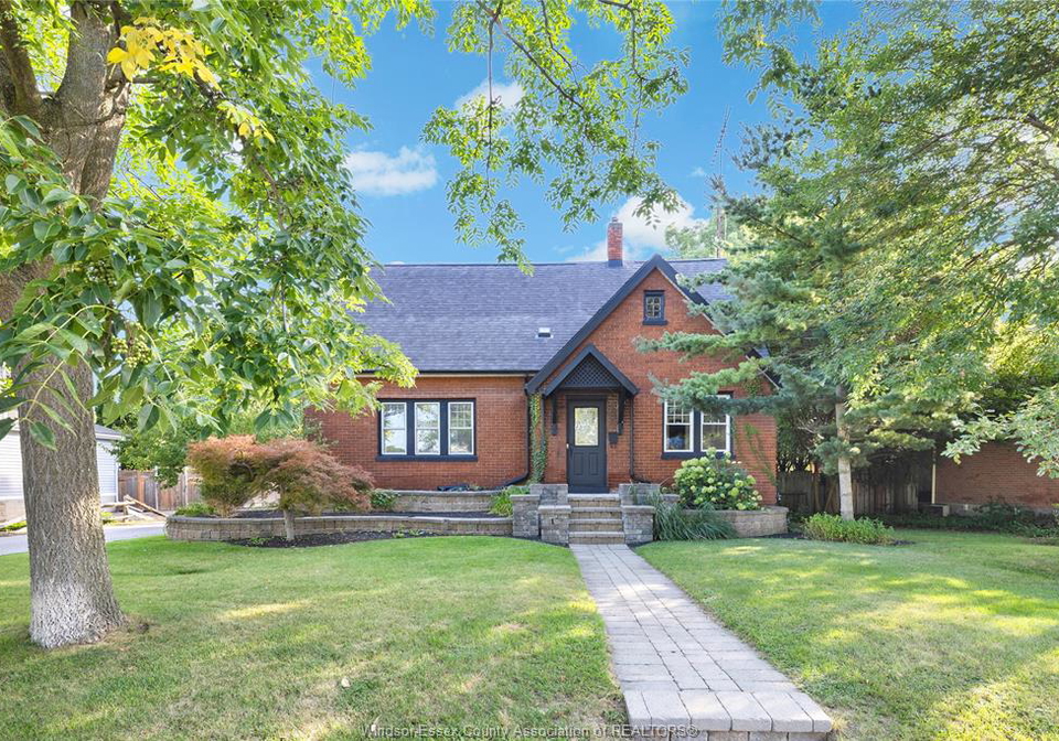205-joseph-chatham-ontario-26020856