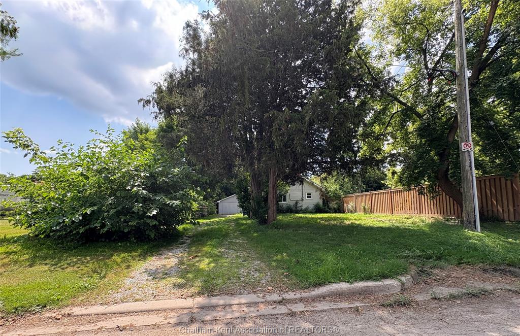 8-siskind-court-chatham-ontario-26020858