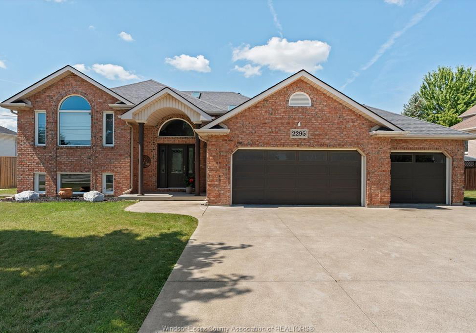 2295-lesperance-road-tecumseh-ontario-26020860