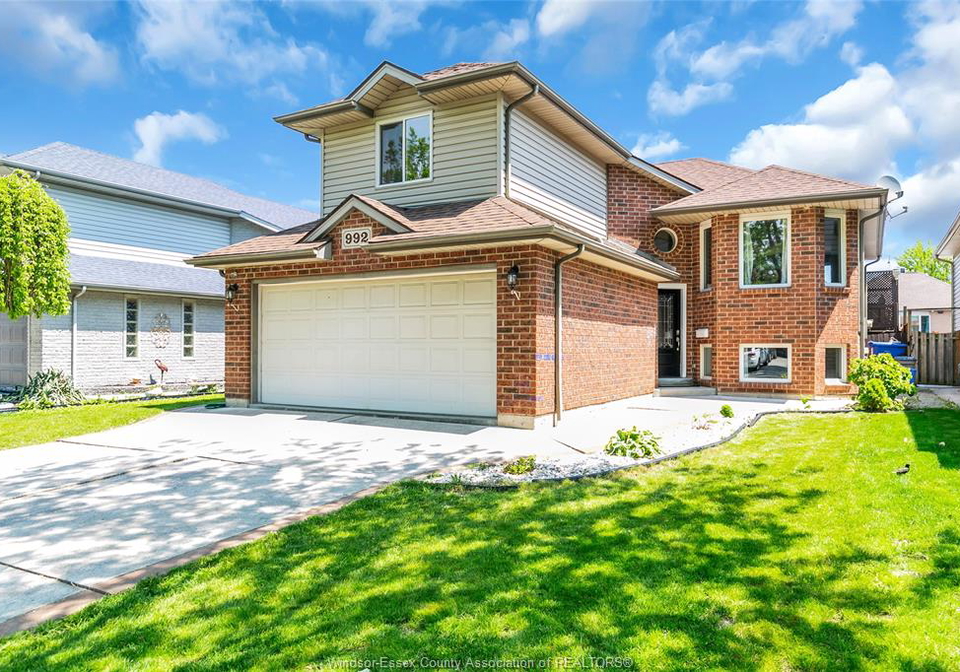 992-whistler-windsor-ontario-26020872