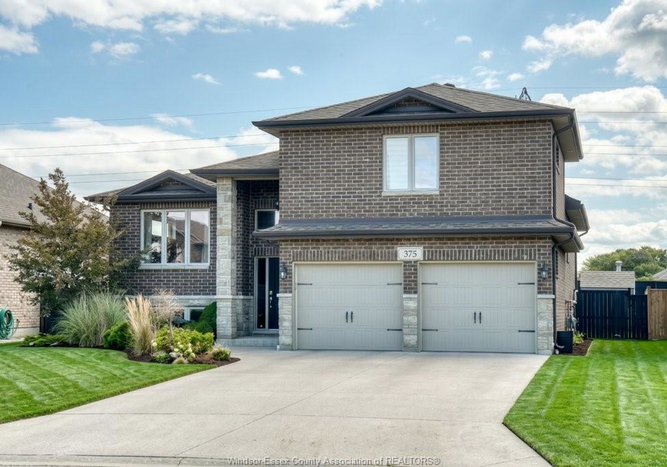 375-piroli-crescent-lakeshore-ontario-26020876
