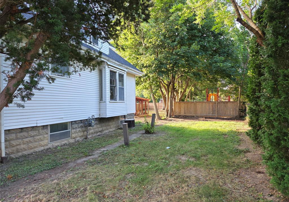 24-stanley-avenue-chatham-ontario-26020885