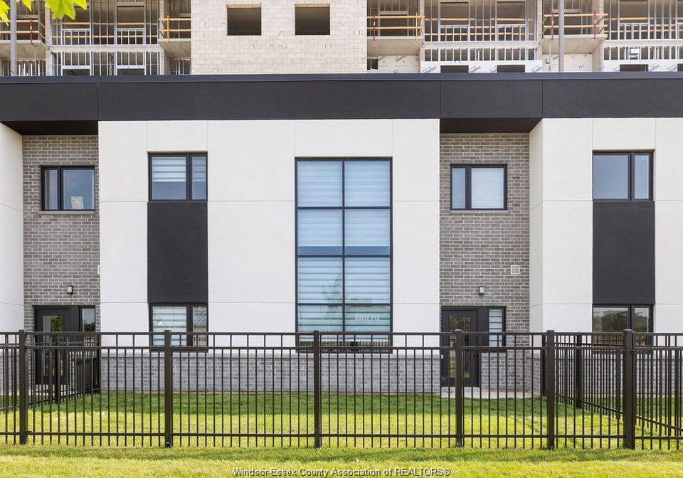 4400-laurier-parkway-lasalle-ontario-26020892