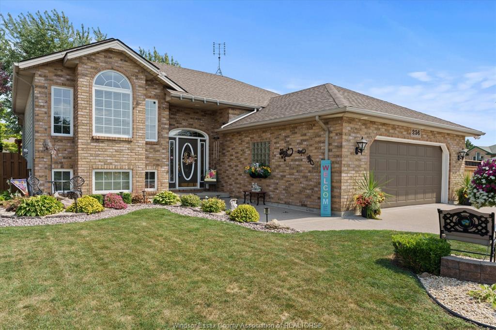 256-ashwood-lakeshore-ontario-26020923