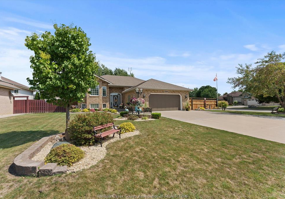256-ashwood-lakeshore-ontario-26020923