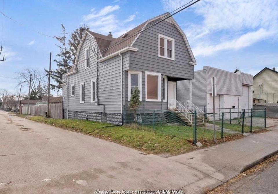 637-tuscarora-windsor-ontario-26020939