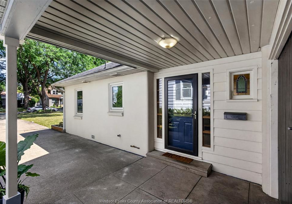 857-thompson-boulevard-windsor-ontario-26020944