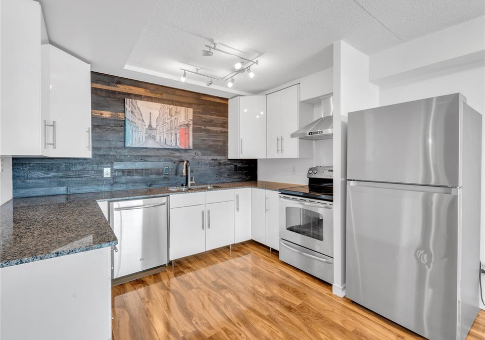 150-park-windsor-ontario-26020968