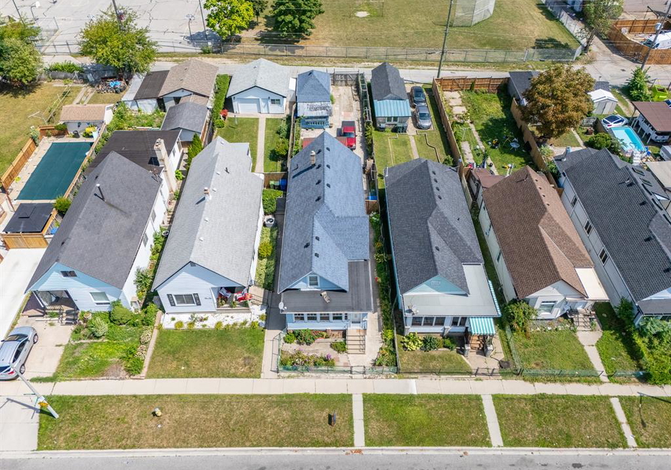 516-langlois-windsor-ontario-26020994