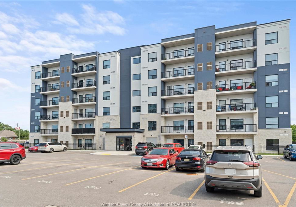3370-stella-crescent-windsor-ontario-26021002