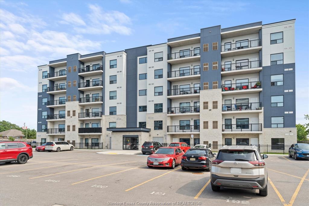 3370-stella-crescent-windsor-ontario-26021005