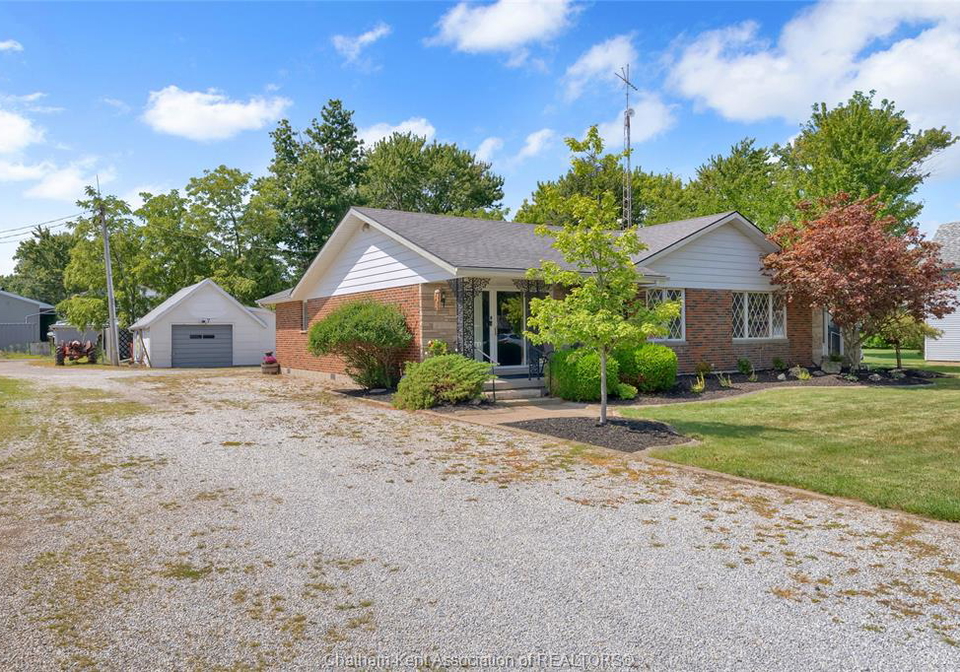 7-sullivan-street-merlin-ontario-26021012