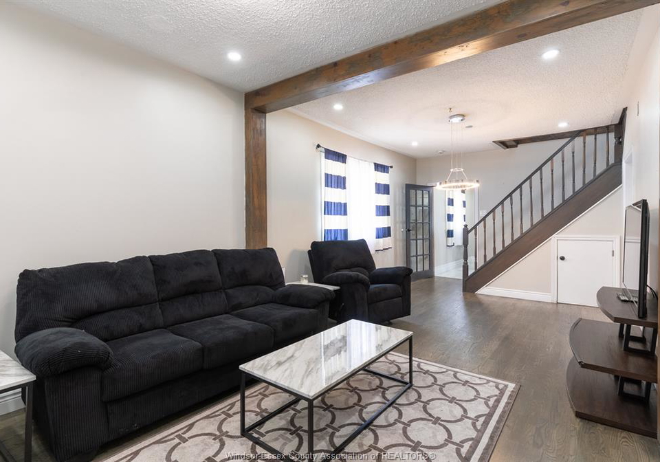 1761-benjamin-avenue-windsor-ontario-26021013