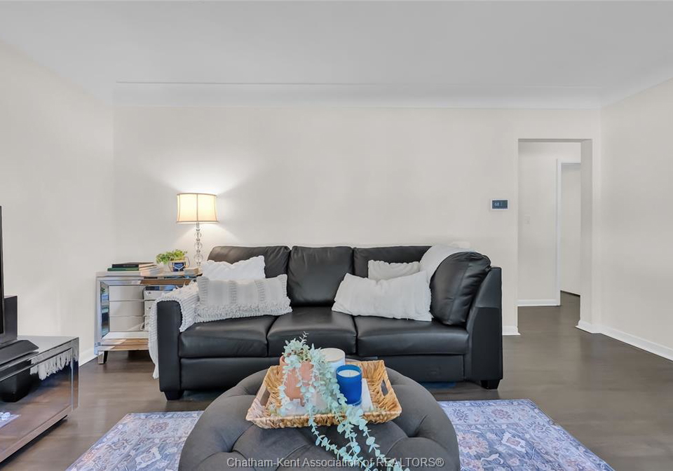 119-burton-avenue-chatham-ontario-26021015