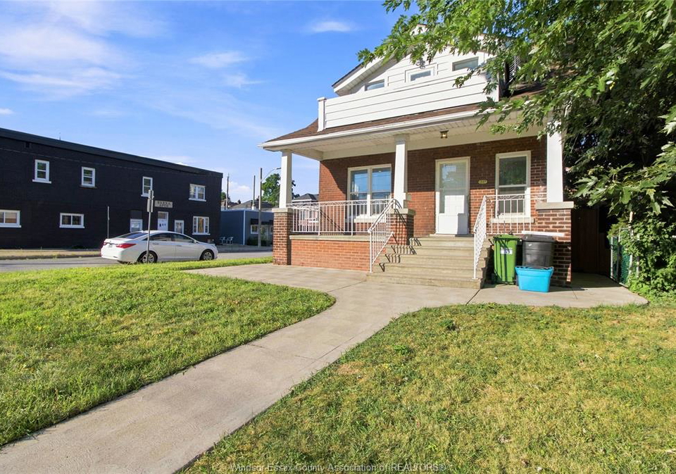 1597-pelissier-street-windsor-ontario-26021028
