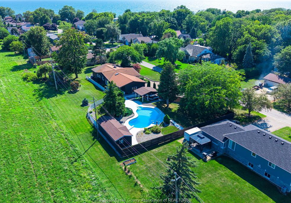 146-gloucester-drive-harrow-ontario-26021034