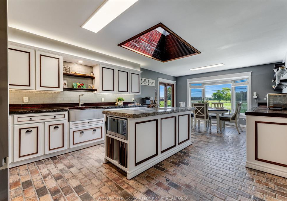 146-gloucester-drive-harrow-ontario-26021034