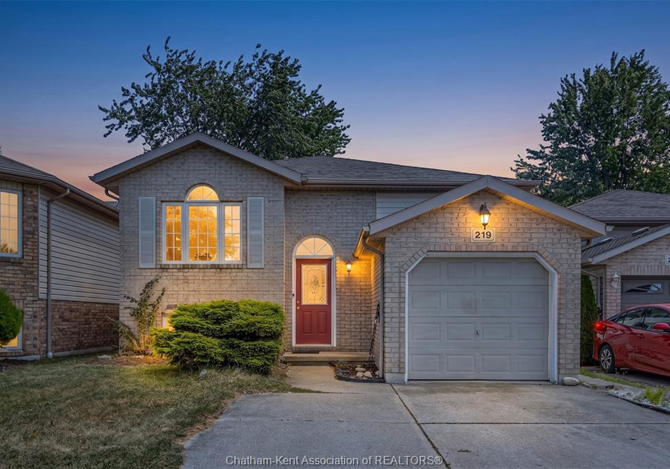219-greenfield-lane-chatham-ontario-26021043