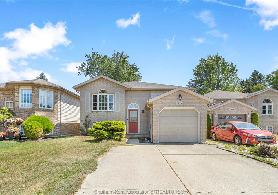 219-greenfield-lane-chatham-ontario-26021043