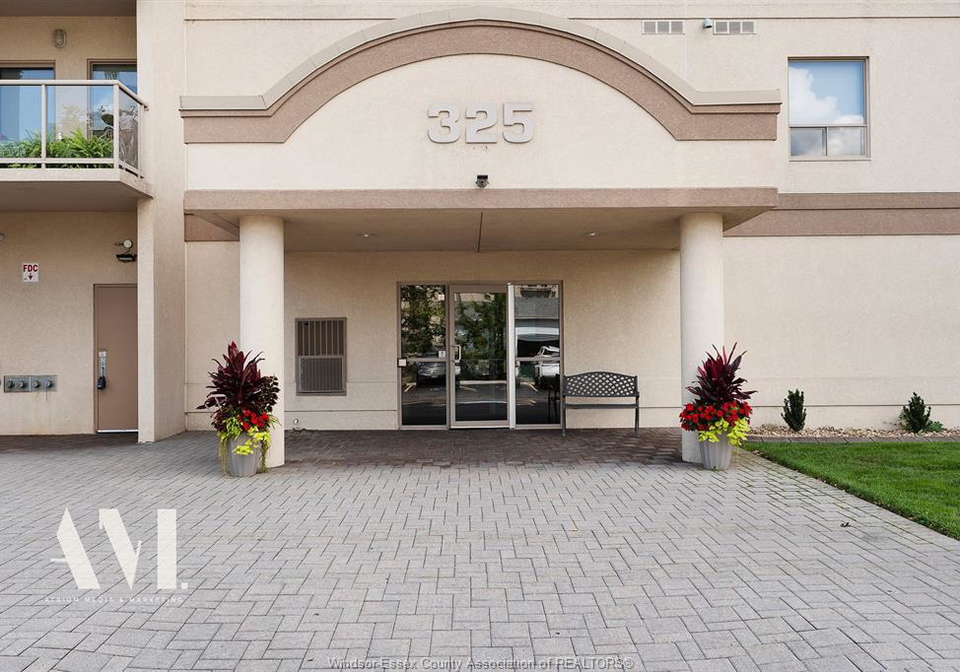 325-village-grove-tecumseh-ontario-26021046