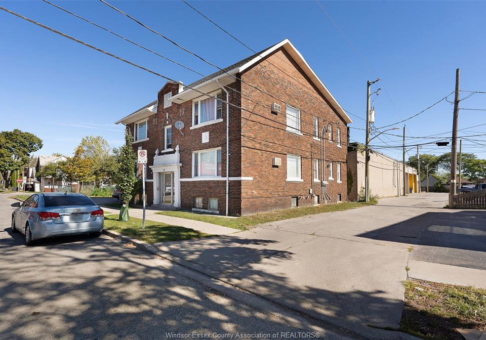 538-louis-avenue-windsor-ontario-26021053