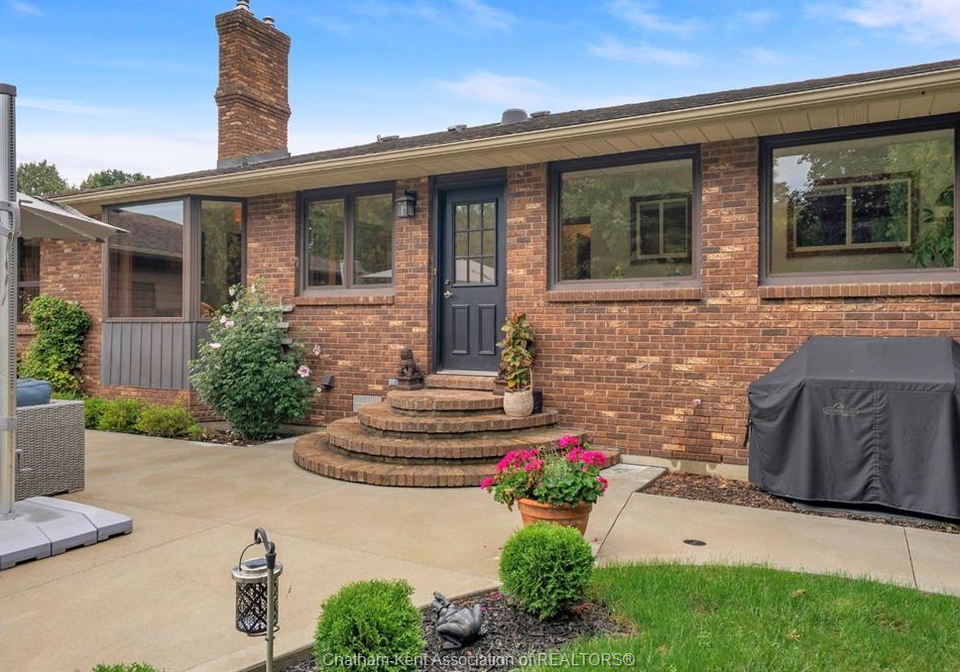 23-willcox-street-chatham-ontario-26021080