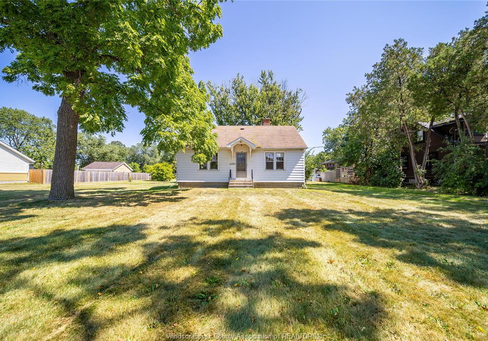 4262-howard-place-windsor-ontario-26021092