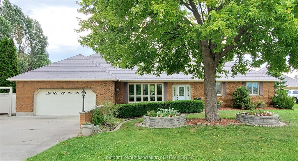 8560-talbot-trail-cedar-springs-ontario-26021106
