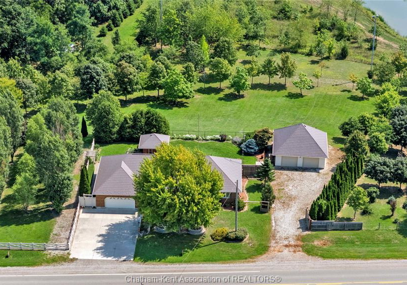 8560-talbot-trail-cedar-springs-ontario-26021106