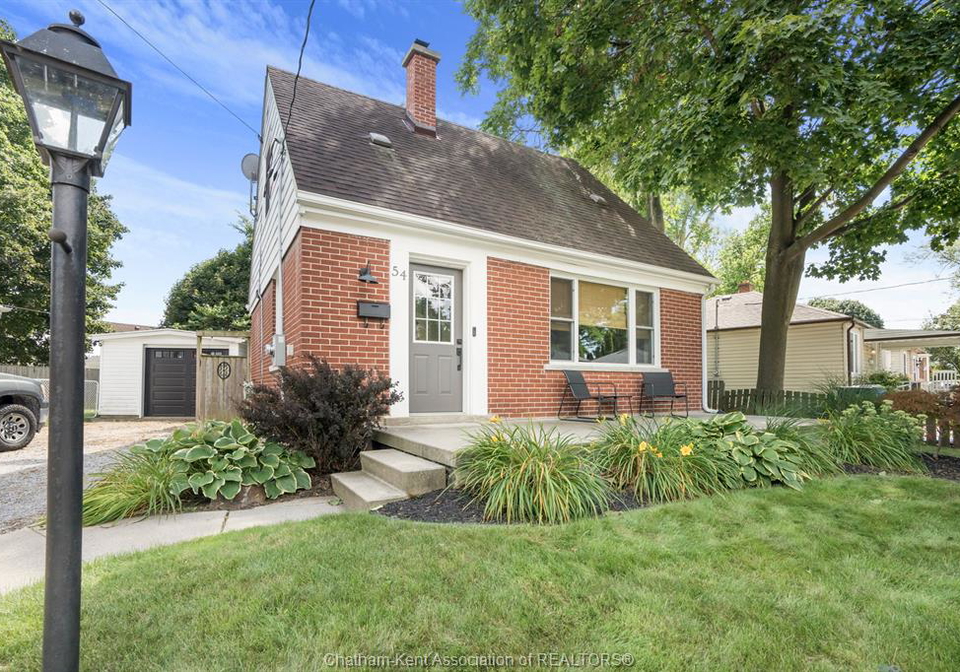 54-sunnyside-avenue-chatham-ontario-26021110