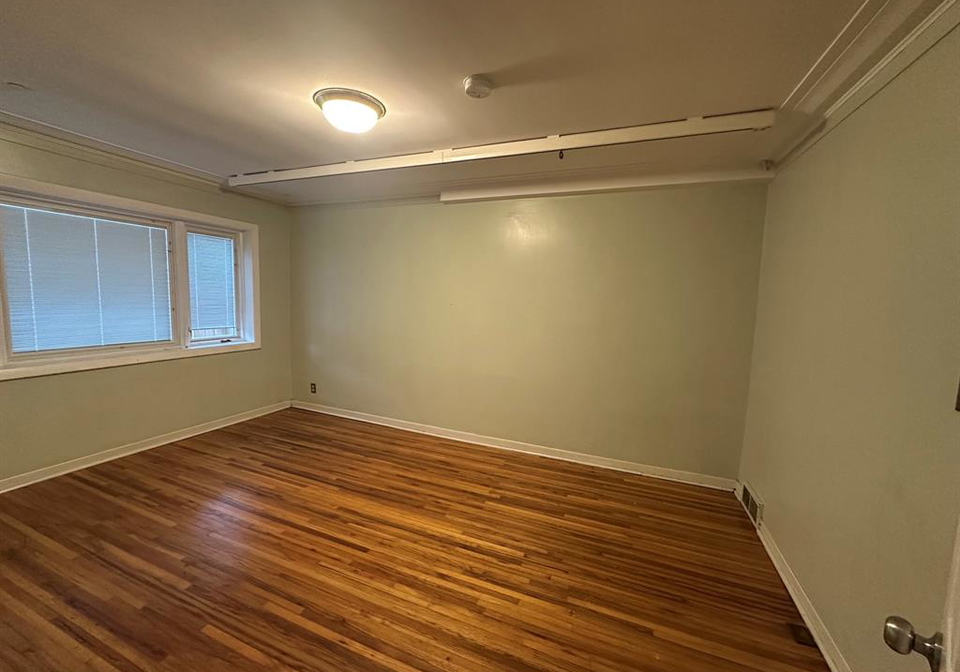 4360-howard-avenue-windsor-ontario-26021119