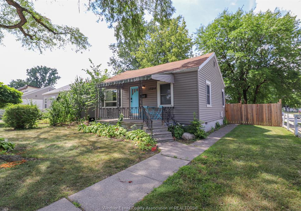 3504-barrymore-windsor-ontario-26021122