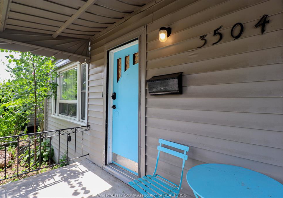 3504-barrymore-windsor-ontario-26021122