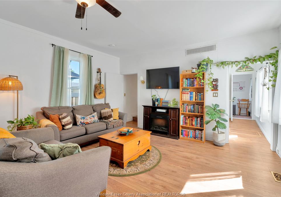 198-brock-amherstburg-ontario-26021135