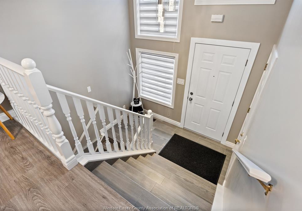 2343-lamont-street-windsor-ontario-26021158