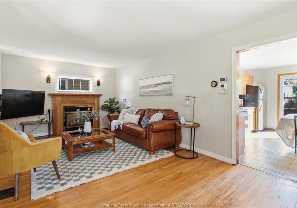 1776-hall-windsor-ontario-26021161