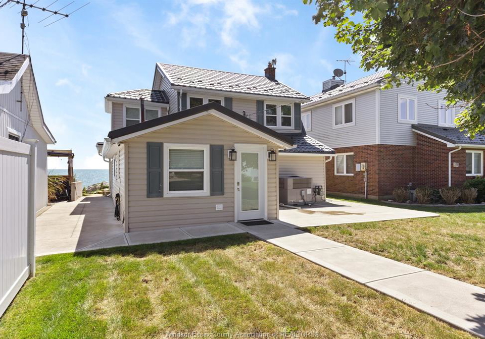 853-lawrence-avenue-colchester-ontario-26021164