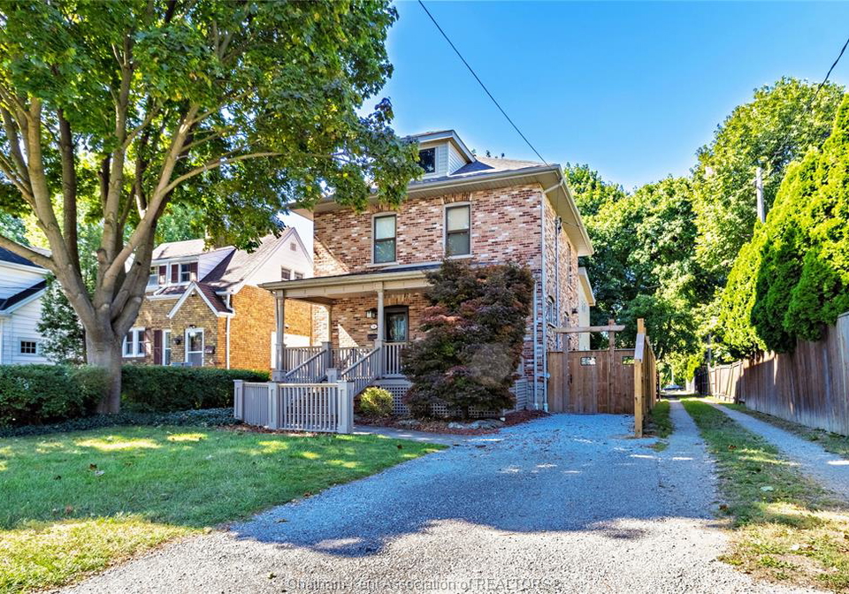 74-robertson-avenue-chatham-ontario-26021180