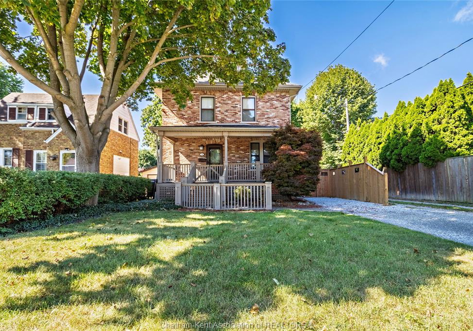 74-robertson-avenue-chatham-ontario-26021180
